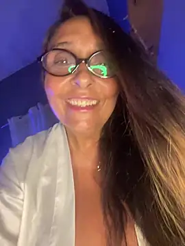 Snapshot of Annalua73 chatting on January 2026 11:29:02 PM Annalua73 online show from January 2026 11:29:02 PM