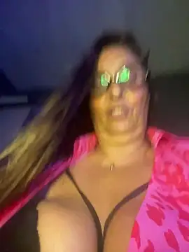 Snapshot of Annalua73 chatting on January 2026 11:43:01 PM Annalua73 online show from January 2026 11:43:01 PM