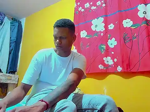 Snapshot of aunstin_mohamme chatting on February 2026 12:20:01 AM aunstin mohamme online show from February 2026 12:20:01 AM