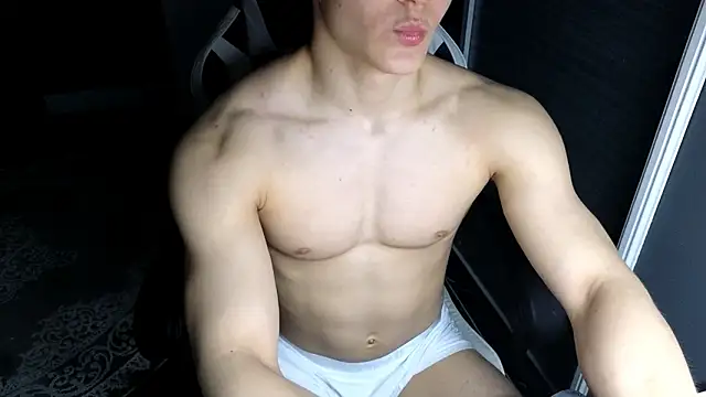 Snapshot of madisonboy chatting on February 2026 10:04:02 PM madisonboy online show from February 2026 10:04:02 PM