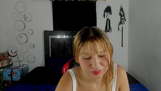 Snapshot of Bella_Blanca chatting on January 2026 12:21:01 PM Bella Blanca online show from January 2026 12:21:01 PM