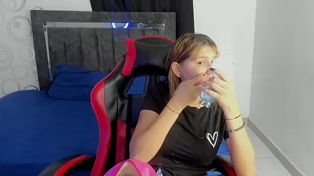 Snapshot of Bella_Blanca chatting on February 2026 12:15:02 PM Bella Blanca online show from February 2026 12:15:02 PM