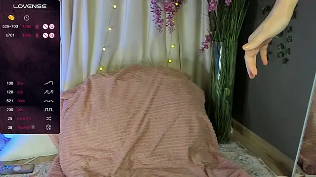 Snapshot of Ruby_blossom_ chatting on January 2026 09:09:01 PM Ruby blossom online show from January 2026 09:09:01 PM