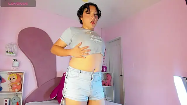 Snapshot of Nicki_Ripperton chatting on February 2026 12:03:01 PM Nicki Ripperton online show from February 2026 12:03:01 PM