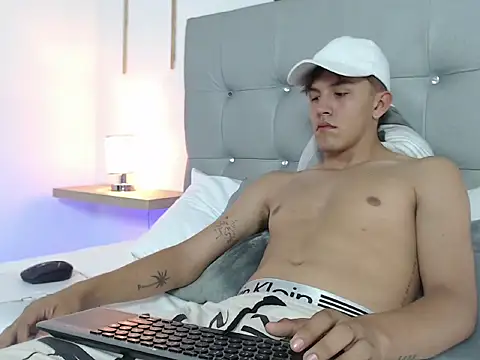 Snapshot of johnny_blake_ chatting on February 2026 06:57:01 PM johnny blake online show from February 2026 06:57:01 PM