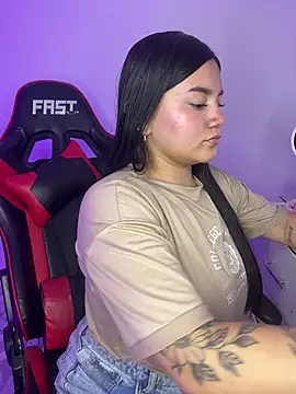 Snapshot of abby_gonzales chatting on April 2026 07:20:02 AM abby gonzales online show from April 2026 07:20:02 AM