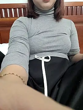 Snapshot of -LunaLust chatting on January 2026 08:27:02 AM -LunaLust online show from January 2026 08:27:02 AM