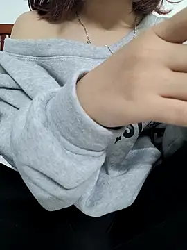 Snapshot of -LunaLust chatting on January 2026 02:05:02 AM -LunaLust online show from January 2026 02:05:02 AM