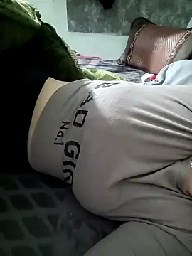 Snapshot of -LunaLust chatting on February 2026 01:10:02 AM -LunaLust online show from February 2026 01:10:02 AM