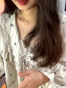 Snapshot of Jennybae23 chatting on January 2026 04:42:02 PM Jennybae23 online show from January 2026 04:42:02 PM