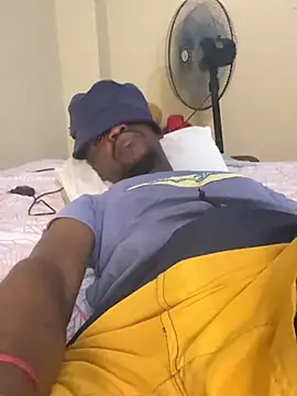 Snapshot of BigAndBeaut chatting on February 2026 08:32:01 AM BigAndBeaut online show from February 2026 08:32:01 AM