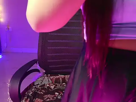 Snapshot of CutieVibe01 chatting on February 2026 02:07:01 PM CutieVibe01 online show from February 2026 02:07:01 PM