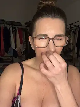 NaughtyMilla online show from February 2026 03:59:01 PM