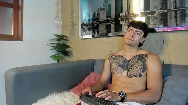 Snapshot of elliot_colton chatting on January 2026 08:29:01 PM elliot colton online show from January 2026 08:29:01 PM