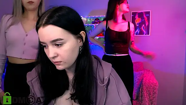 monica xcx online show from April 2026 07:18:02 PM