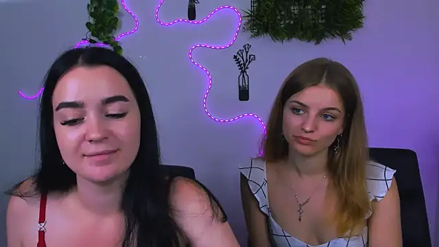 Snapshot of monica_xcx chatting on July 2026 09:36:01 AM monica xcx online show from July 2026 09:36:01 AM