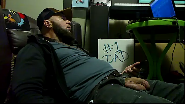 Snapshot of Numba1dad_ chatting on February 2026 04:11:01 AM Numba1dad online show from February 2026 04:11:01 AM