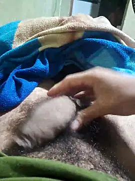 Snapshot of Utaca02 chatting on February 2026 09:32:01 PM Utaca02 online show from February 2026 09:32:01 PM