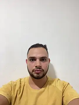 Snapshot of lucio-x chatting on January 2026 05:59:02 PM lucio-x online show from January 2026 05:59:02 PM