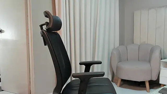 Snapshot of Thiago_moretti chatting on January 2026 01:58:01 PM Thiago moretti online show from January 2026 01:58:01 PM