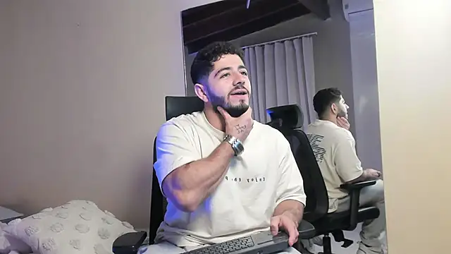 Snapshot of Thiago_moretti chatting on January 2026 02:33:02 PM Thiago moretti online show from January 2026 02:33:02 PM