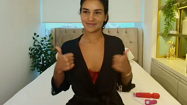 Snapshot of Maxine_Spencer chatting on February 2026 07:51:02 PM Maxine Spencer online show from February 2026 07:51:02 PM