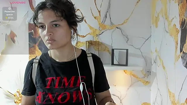 MiaBella18 online show from February 2026 07:07:01 PM