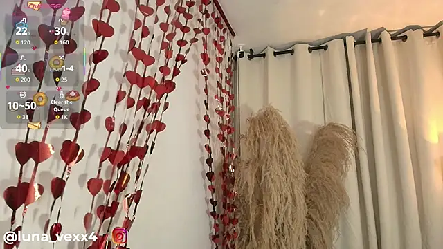 Snapshot of big_woman chatting on February 2026 03:03:01 AM big woman online show from February 2026 03:03:01 AM