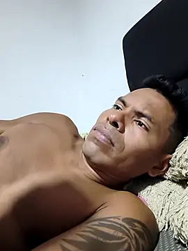 Snapshot of adambrosk_08 chatting on January 2026 01:48:02 PM adambrosk 08 online show from January 2026 01:48:02 PM