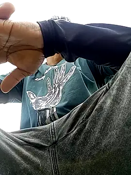 Snapshot of adambrosk_08 chatting on February 2026 06:09:01 PM adambrosk 08 online show from February 2026 06:09:01 PM