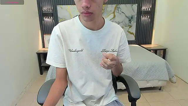 Dark Desiree18 online show from February 2026 12:00:01 PM