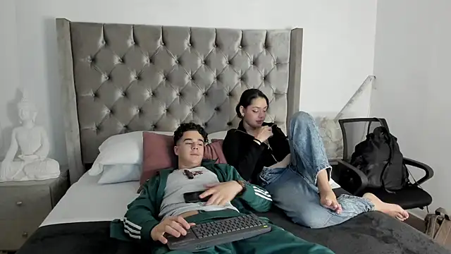 Snapshot of RedNDizzy chatting on February 2026 12:28:01 AM RedNDizzy online show from February 2026 12:28:01 AM