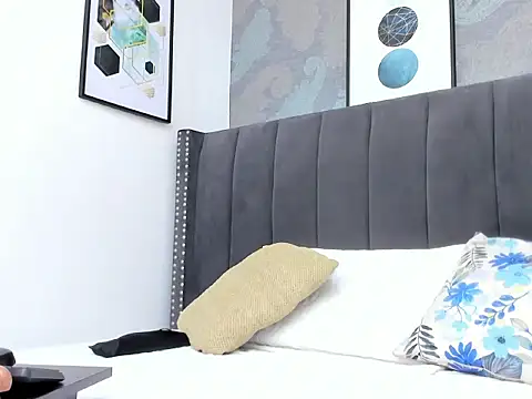 Anikka Albrite  online show from February 2026 12:53:02 PM