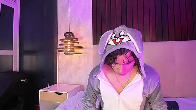 Snapshot of Fran_Smiths chatting on February 2026 08:20:02 PM Fran Smiths online show from February 2026 08:20:02 PM