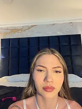 EmmaJhoons online show from April 2026 03:33:02 AM