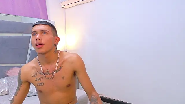 Snapshot of Scook_Gray_ chatting on January 2026 11:51:02 PM Scook Gray online show from January 2026 11:51:02 PM