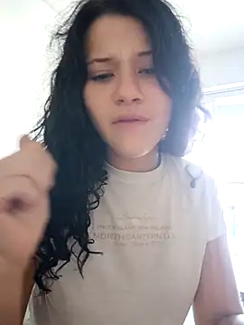 Snapshot of mmelit4 chatting on February 2026 05:05:02 PM mmelit4 online show from February 2026 05:05:02 PM