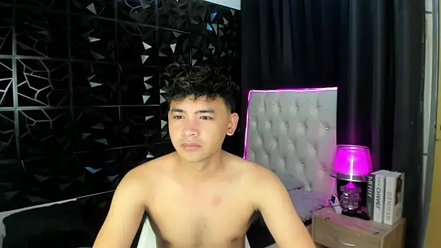 Snapshot of davincihugecock chatting on February 2026 06:01:02 AM davincihugecock online show from February 2026 06:01:02 AM