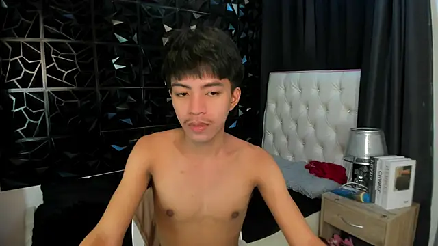 Snapshot of davincihugecock chatting on February 2026 05:49:01 AM davincihugecock online show from February 2026 05:49:01 AM