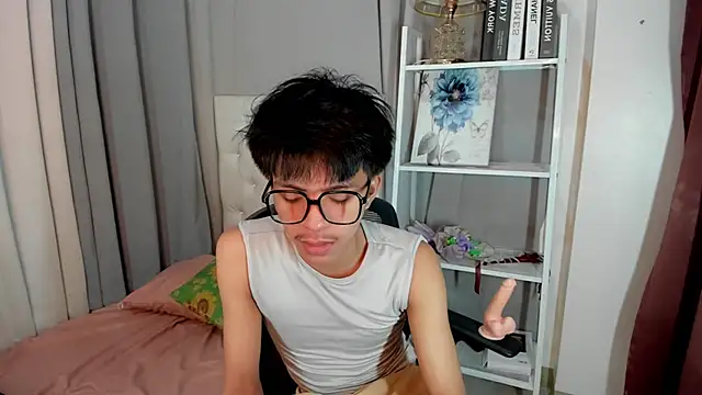 Snapshot of davincihugecock chatting on February 2026 04:36:01 PM davincihugecock online show from February 2026 04:36:01 PM