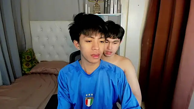 Snapshot of davincihugecock chatting on February 2026 04:35:02 PM davincihugecock online show from February 2026 04:35:02 PM