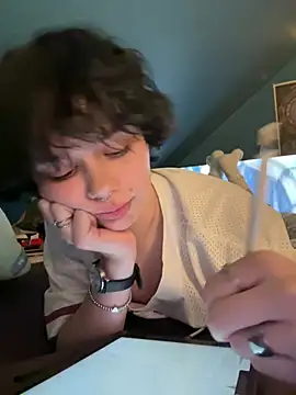 quwuinnie333 online show from January 2026 05:43:02 AM