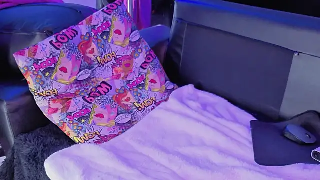 Snapshot of nova_salvatore chatting on February 2026 06:40:02 AM nova salvatore online show from February 2026 06:40:02 AM