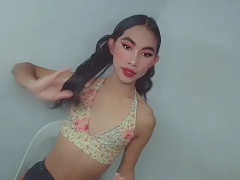 Snapshot of Massivecockfiona chatting on February 2026 05:25:02 AM Massivecockfiona online show from February 2026 05:25:02 AM