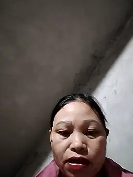 Snapshot of miray- chatting on January 2026 01:37:02 PM miray- online show from January 2026 01:37:02 PM