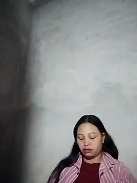 Snapshot of miray- chatting on February 2026 09:40:02 PM miray- online show from February 2026 09:40:02 PM