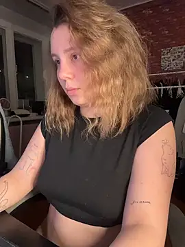 AnnaSeint online show from March 2026 06:44:02 PM