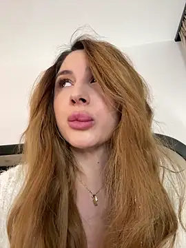 Snapshot of LucyBridgette chatting on February 2026 09:10:02 AM LucyBridgette online show from February 2026 09:10:02 AM