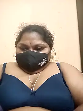 Snapshot of misammahyd chatting on February 2026 01:33:01 AM misammahyd online show from February 2026 01:33:01 AM