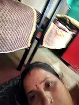 Snapshot of Reena_lodha chatting on April 2026 09:37:01 AM Reena lodha online show from April 2026 09:37:01 AM